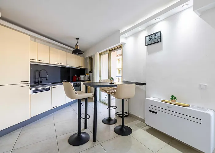 With Terrace And Sea View 2min From The Διαμέρισμα Αντίμπ